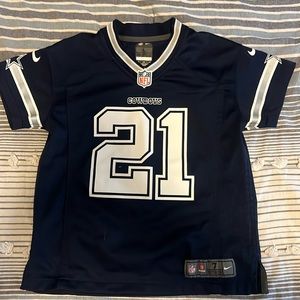 Youth Dallas Cowboys Jersey. EUC size 7.
